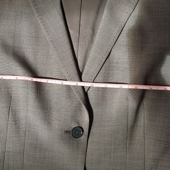 ANNE TAYLOR Wool, Size 6, Two button blazer - Picture 7 of 8